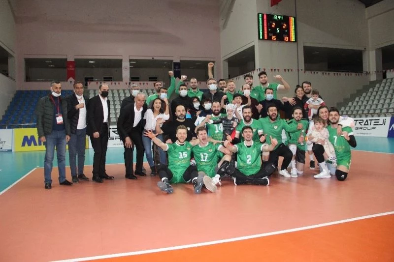 Efeler Ligi: Bingöl Solhan Spor: 3 - Tokat Bld. Plevne: 2
