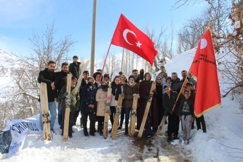 Şemdinli usulü kayağa büyük ilgi
