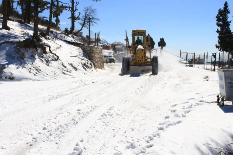 Büyükşehirin ilçelerdeki kış mesaisi sürüyor
