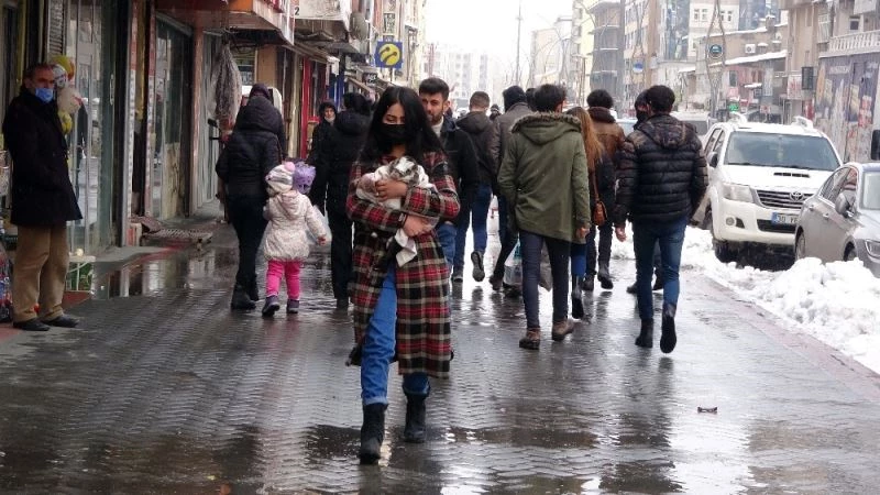 Ayağı kırılan oğlağa evlat muamelesi
