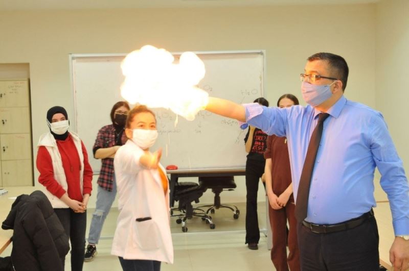 Çan Belediyesi ile gençler bilim ışığında ilerliyor
