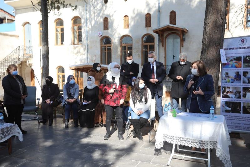 Kadınların aile ortamında sağladığı düzen mahallelere yayılacak
