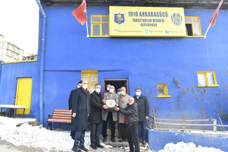 Mamak Belediye Başkanı Köse’den Ankaragücü taraftarlarına ziyaret
