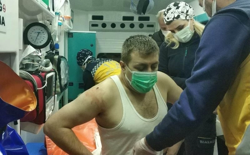 5 lira vermeyen güvenlik görevlisini bıçaklayarak hastanelik etti, yakalanınca 