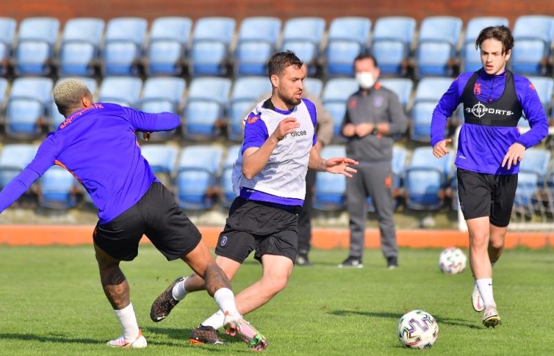 Medipol Başakşehir, Antalyaspor hazırlıklarını sürdürdü
