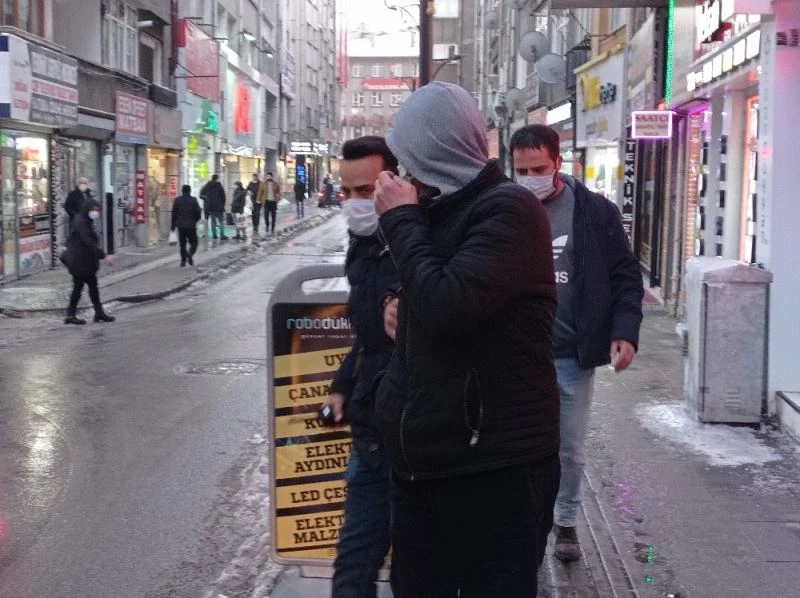 Kumar oynarken yakalandı, polisleri böyle atlatmaya çalıştı
