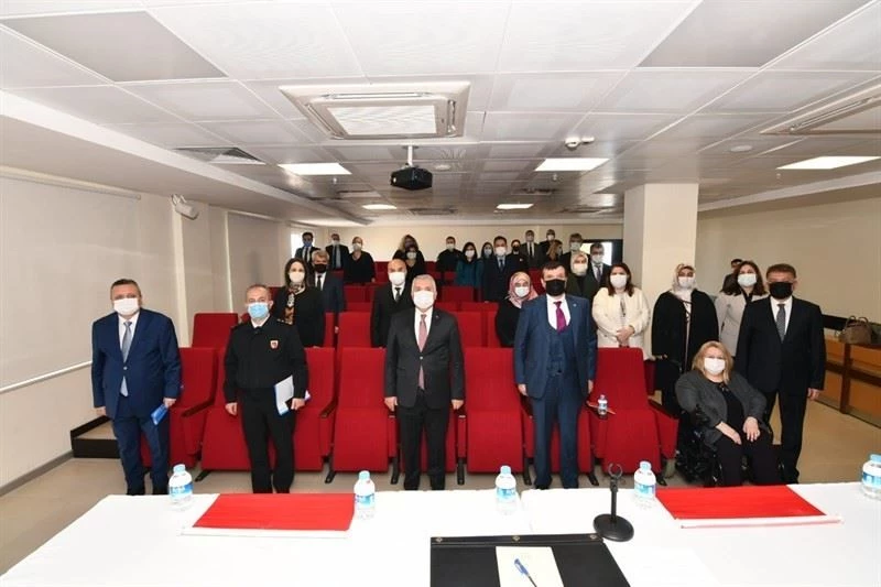 Vali Yıldırım:  “Kadına şiddet tüm dünyanın kanayan yarasıdır”
