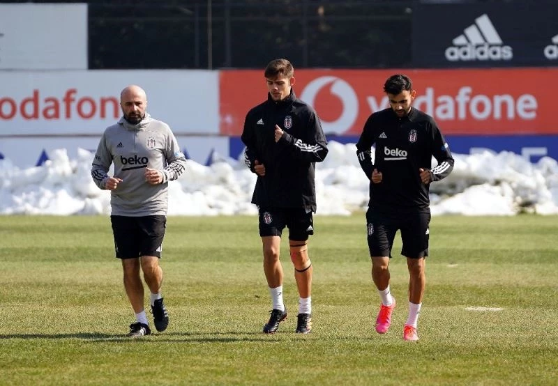 Beşiktaş’ta Ghezzal ve Montero sahaya indi
