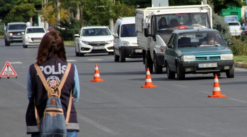 Bayburt’ta trafiğe kayıtlı araç sayısı Ocak ayı sonu itibarıyla 15 bin 843 oldu
