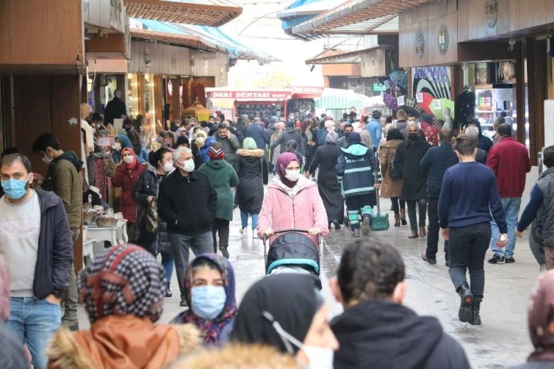Salgın tedbirlerini ihlal eden 390 kişiye para cezası
