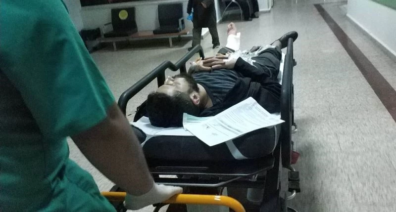 Kafede silahlı saldırıda yaralandı, polis çilingir yardımıyla kapıyı açınca olay ortaya çıktı
