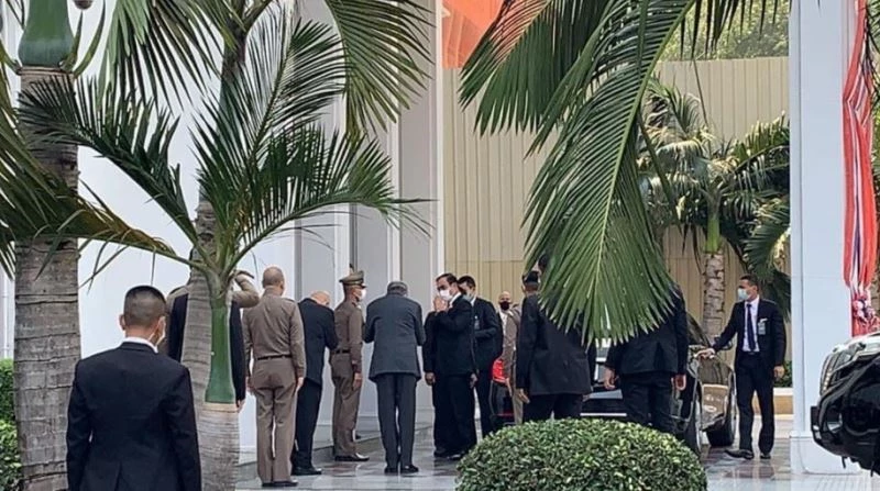 Myanmarlı yetkililer, Tayland’da görüşmelerde bulunuyor
