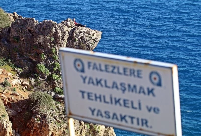 30 metrelik falezlerin ucunda tehlikeli manzara keyfi
