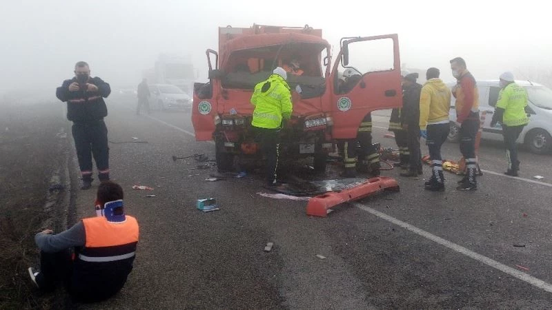 Tekirdağ’da 11 araç birbirine girdi: Sıkıştığı çöp kamyonunda “Canım çok acıyor, çıkarın beni bu kamyondan