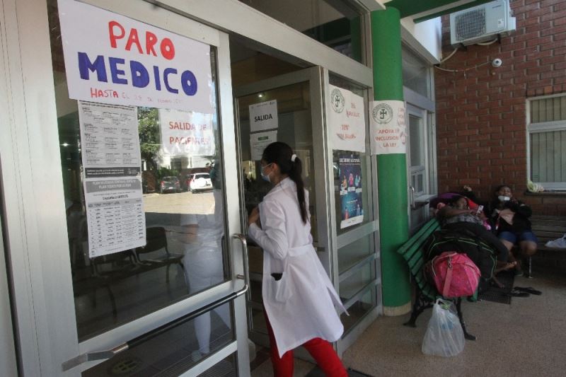 Bolivya’da doktor grevine destek gösterilerinde çok sayıda kişi yaralandı
