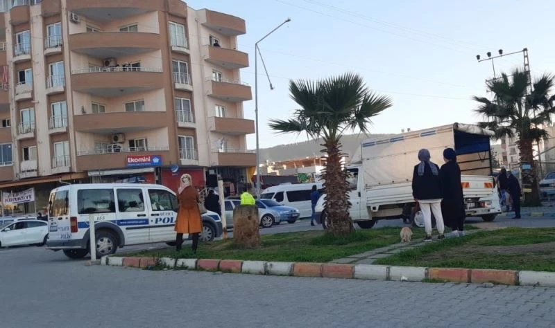 Direğin devrilme ihtimaline aldırış etmeden kazayı film gibi izlediler
