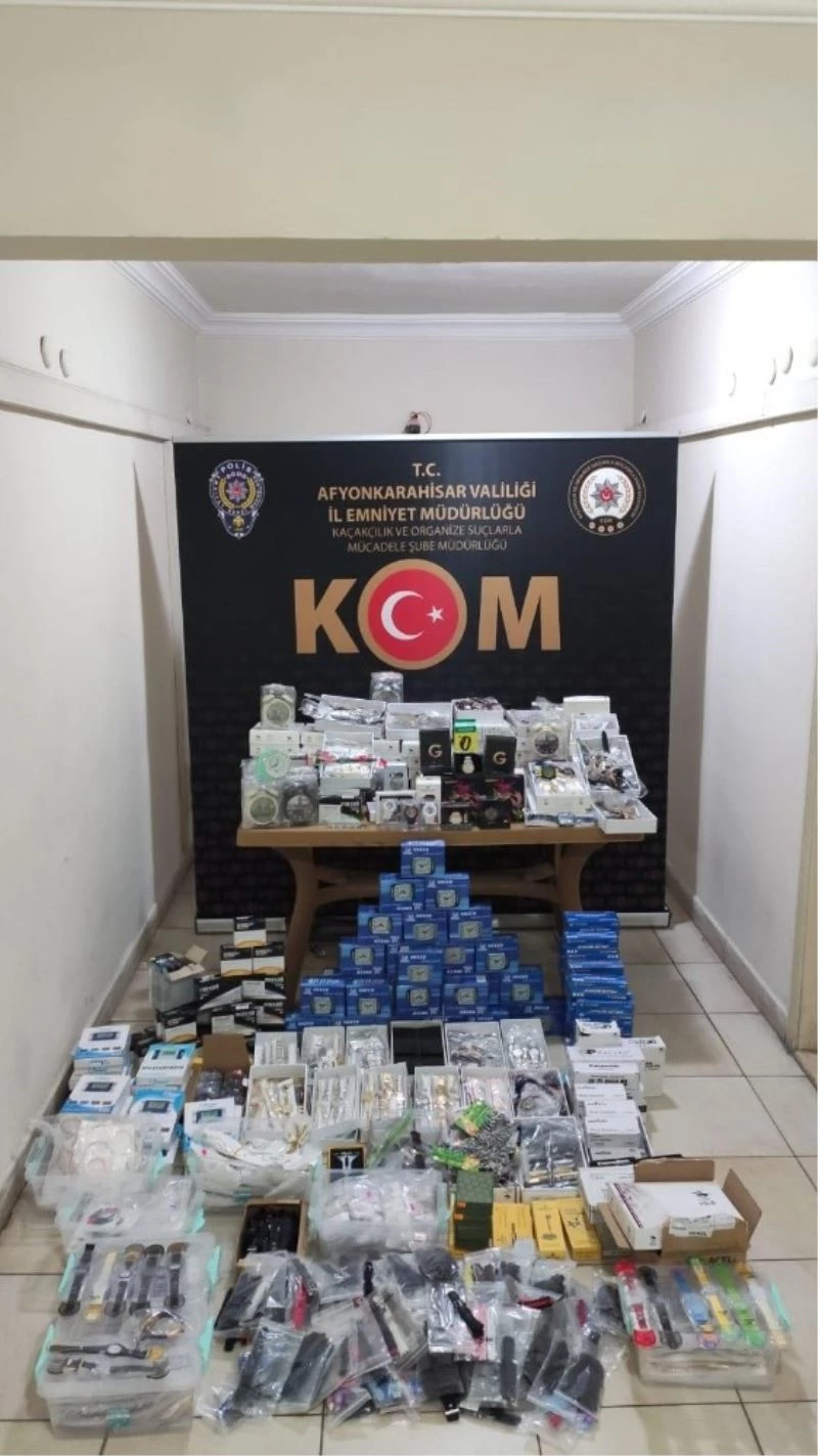 Binlerce kaçak ürünü kente sokmaya çalışırken yakalandı
