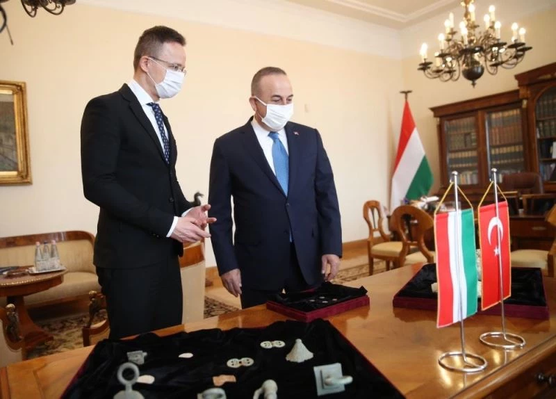 Dışişleri Bakanı Çavuşoğlu, Macaristanlı mevkidaşı Peter Szijjarto ile görüştü
