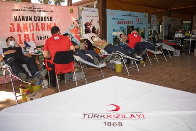 Antalya İl Jandarma Komutanlığına “2020 yılının Kurumsal Kan Bağışçısı Altın Ödülü”
