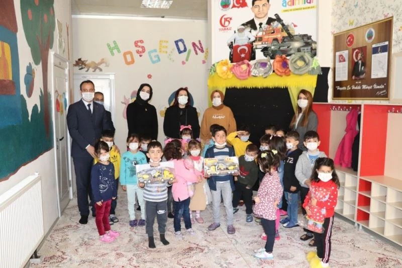 Güney Hacıbektaşoğlu, kurslarda incelemelerde bulundu
