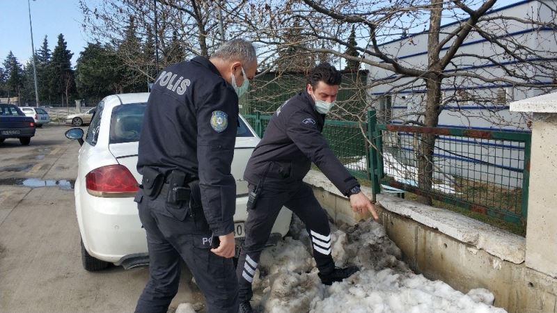 Hastanede tekerlekli sandalyede unutulan çantayı çalan hırsız yakalandı
