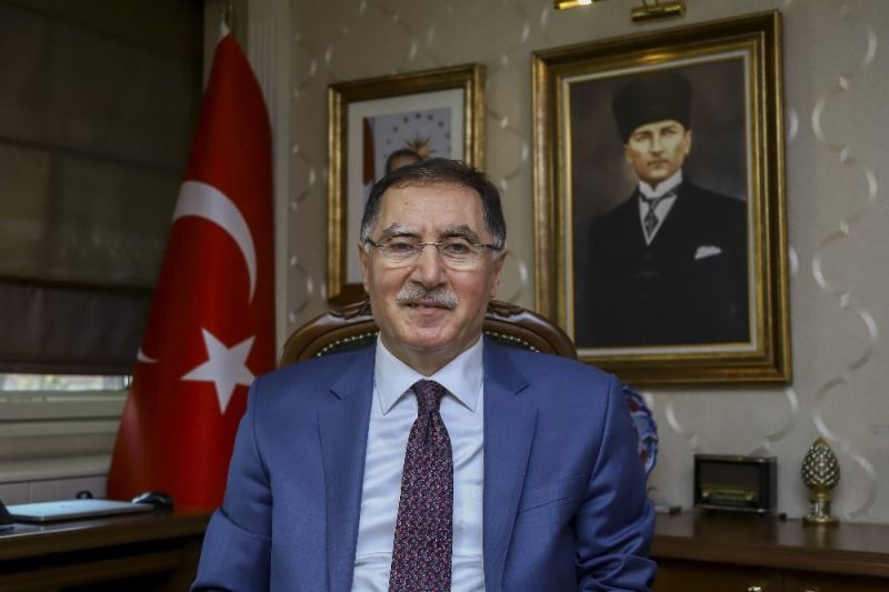 Şeref Malkoç: 