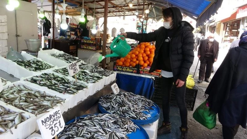 Balıkçılar da vatandaşlar da hamsiden umudunu kesti
