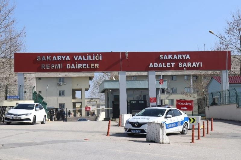 Cinsel istismar suçundan yargılanan sözde tarikat liderinin davası ertelendi
