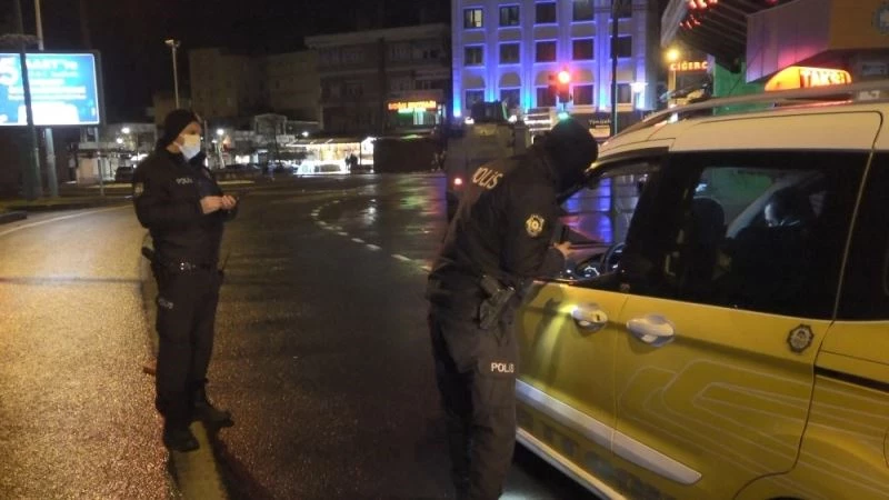 Diyarbakır’da 56 saatlik sokağa çıkma kısıtlamasıyla denetimler başladı
