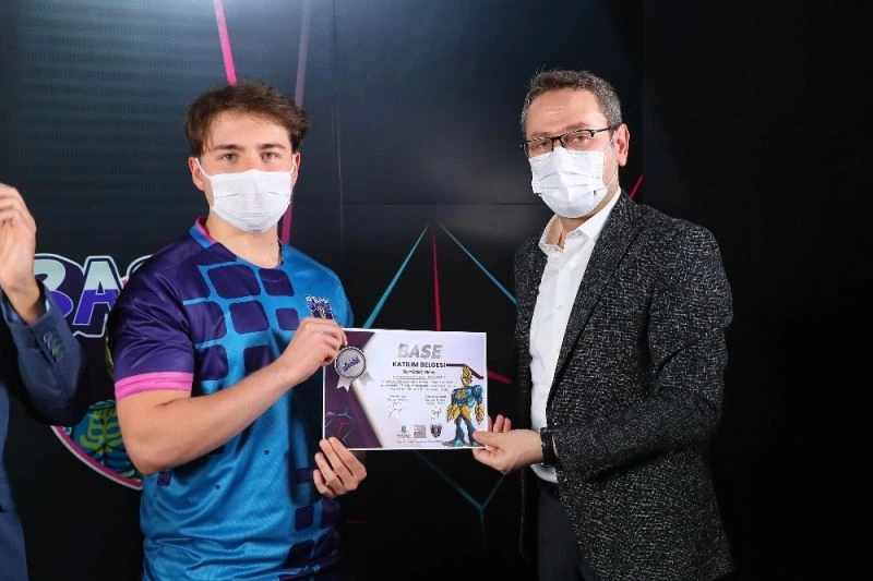 Başakşehir Espor Merkezi ilk mezunlarını verdi
