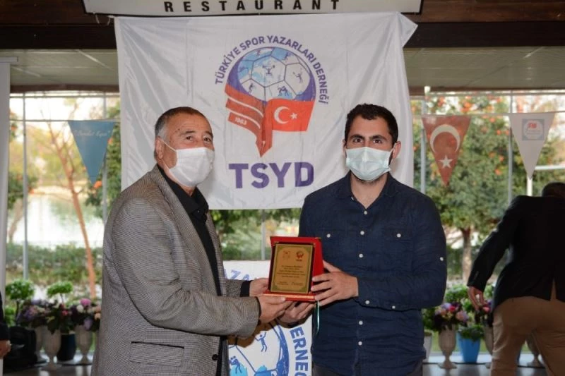 İHA muhabiri Umutcan İşledici ’En İyi Görüntü’ dalında ödülünü aldı
