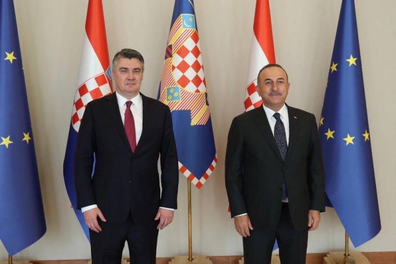 Bakan Çavuşoğlu, Hırvatistan Cumhurbaşkanı Milanoviç tarafından kabul edildi
