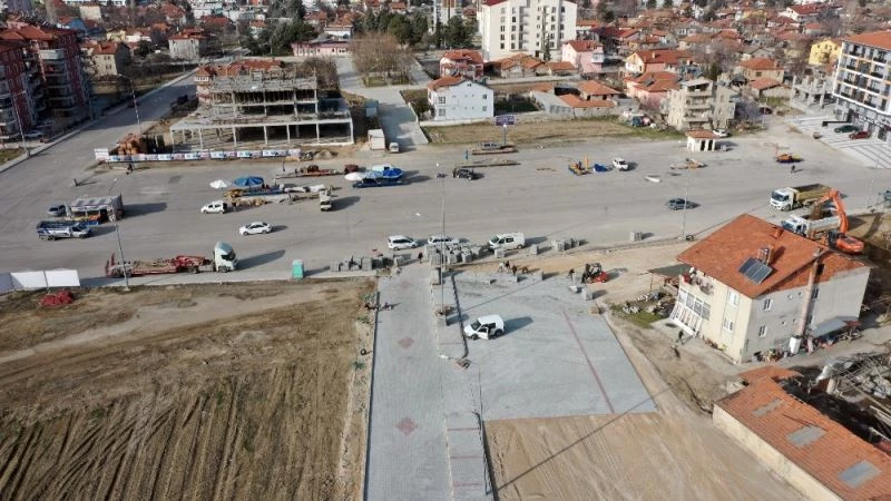 Isparta’da 3 bin metrekarelik pazaryerinin üzeri kapatılıyor
