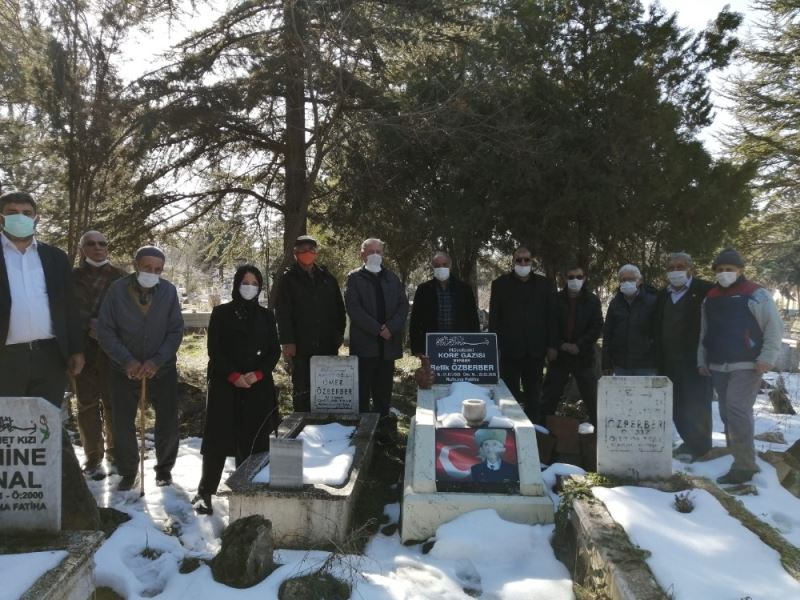 Kore Gazisi Refik Özberber, ölümünün 1’inci yılında mezarı başında anıldı
