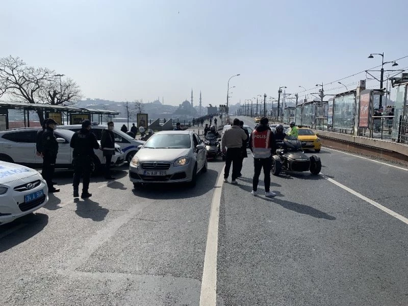 Beyoğlu Kaymakamı Demirelli kısıtlama denetiminde
