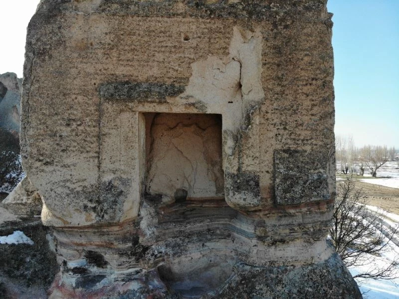 Aslankaya Açık Hava Tapınağı yüzyıllardır ihtişamını koruyor
