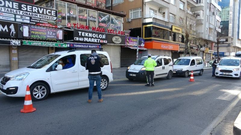Diyarbakır’da sabahın ilk ışıklarında 56 saatlik sokağa çıkma kısıtlama denetimleri devam ediyor
