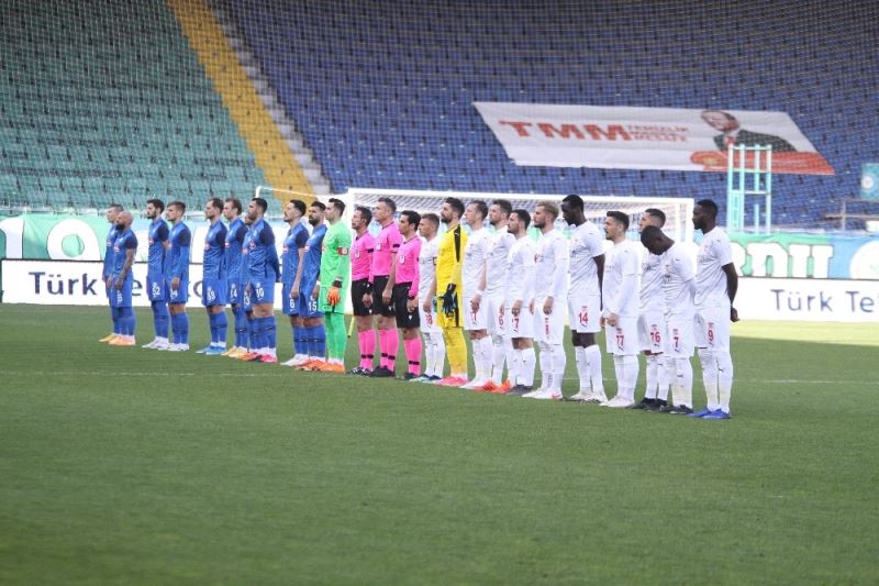 Süper Lig: Çaykur Rizespor: 0 - Demir Gurup Sivasspor: 0 (İlk Yarı)
