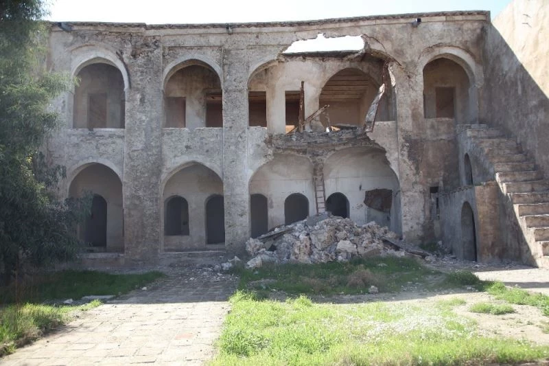 Tarihi Kerkük Kalesi yıkılmanın eşiğinde
