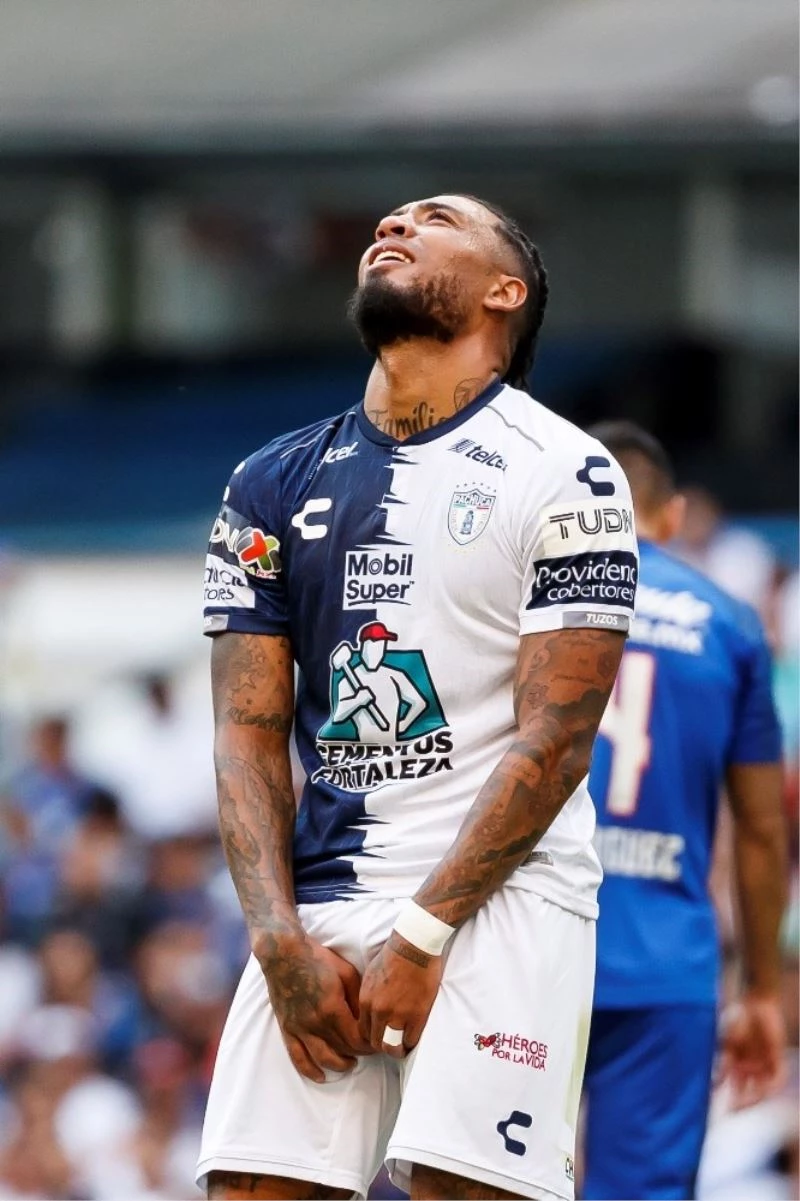 Kazım Kazım, ırkçı saldırıya uğradı
