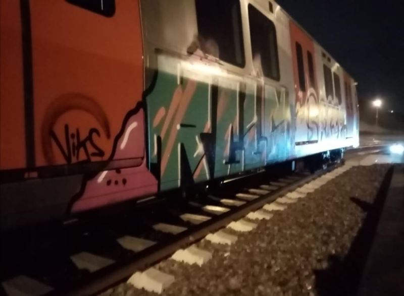 Başkent’te Rusya uyruklu iki genç tren vagonlarını boyarken yakalandı
