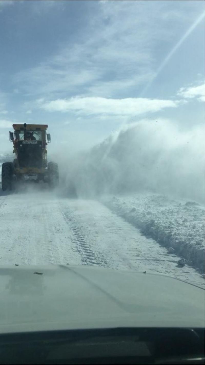 Kars’ta kapalı köy yolları açılıyor
