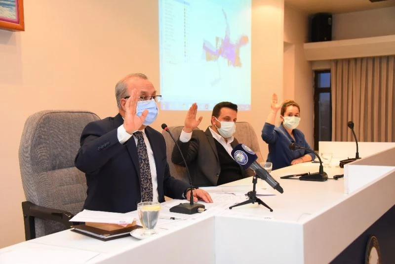 Salihli Belediyesi kepenk indiren kiracısından kira almayacak
