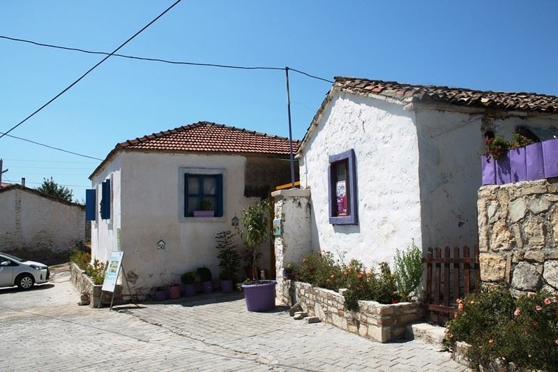 Kuşadası Belediyesi Caferli’nin özgün mimarisini koruma kararı aldı
