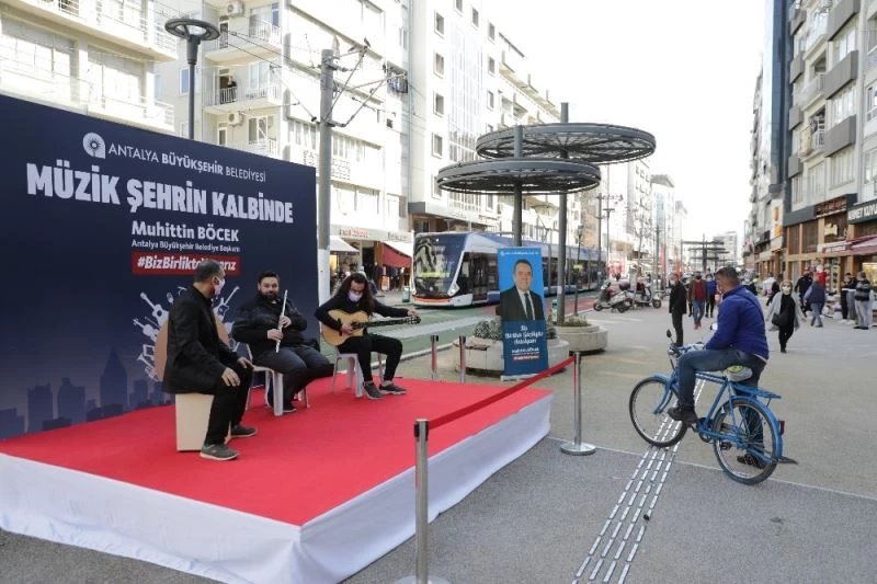 Tatil müzikle renklendi
