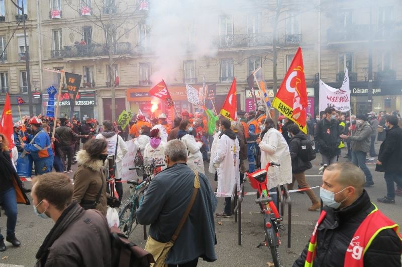 Fransa’da 175 kent ve kasabada “işten çıkarma” protestosu
