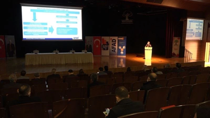 Gaziantep’te afet riskleri ve eğitimi tartışıldı
