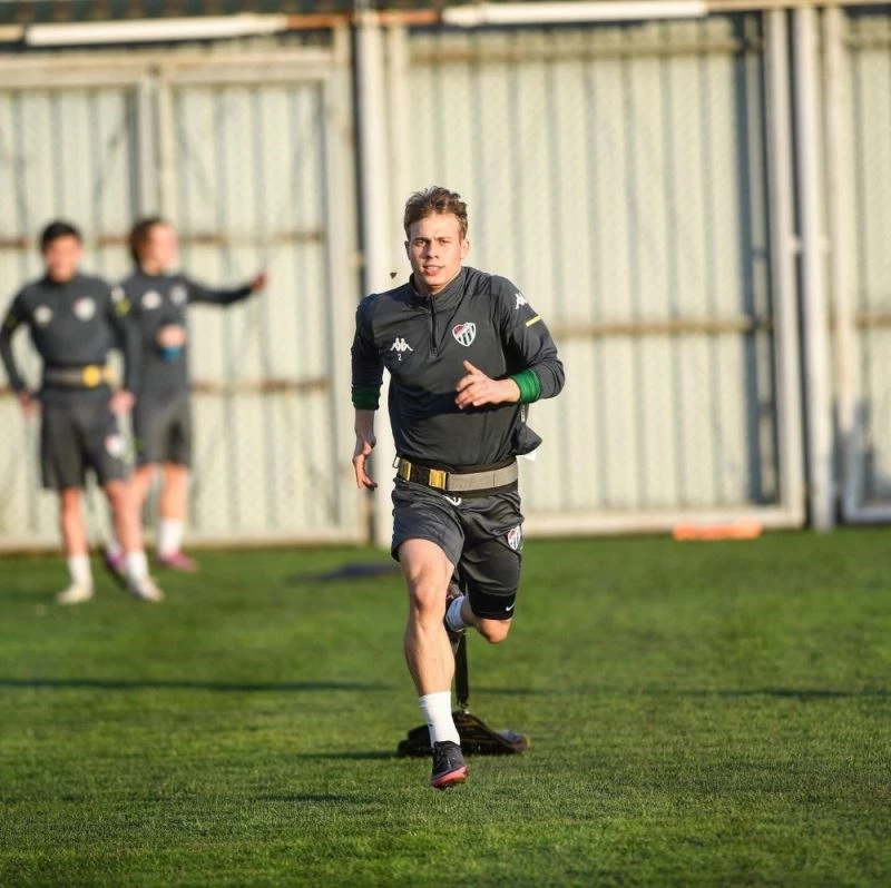 Bursaspor’da en çok transfer teklifi İsmail Çokçalış’a geldi
