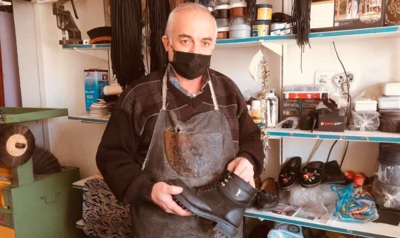 Ucuz ayakkabılar, mesleği bitirdi
