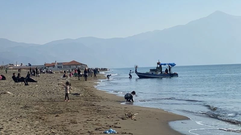 Kısıtlama öncesi Samandağ sahili tıklım tıklım
